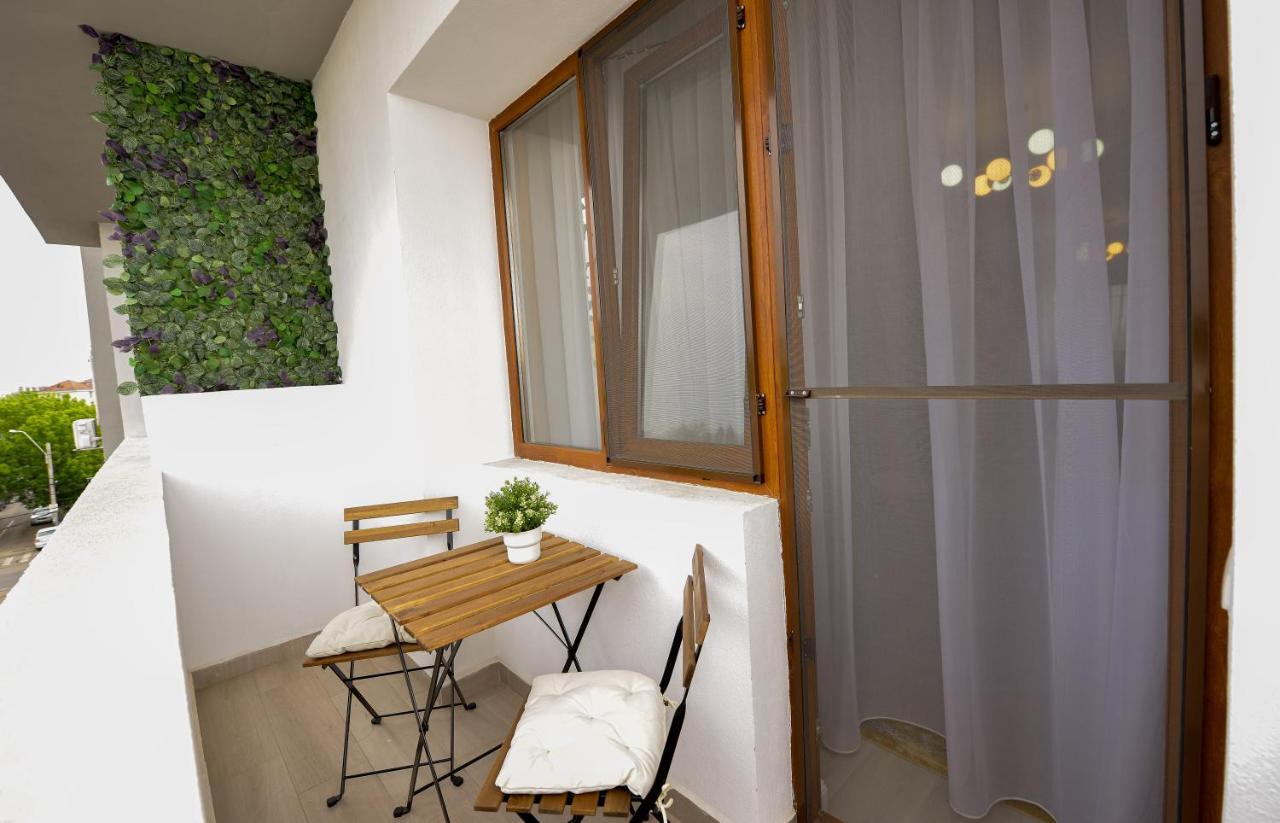 Sofia Cozy Apartment - Underground Private Parking Bucarest Extérieur photo