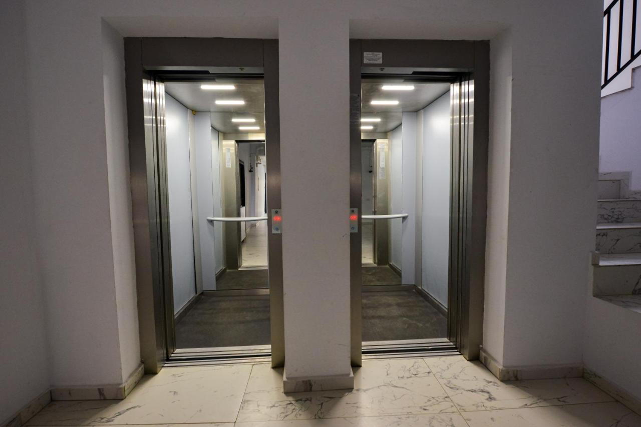 Sofia Cozy Apartment - Underground Private Parking Bucarest Extérieur photo